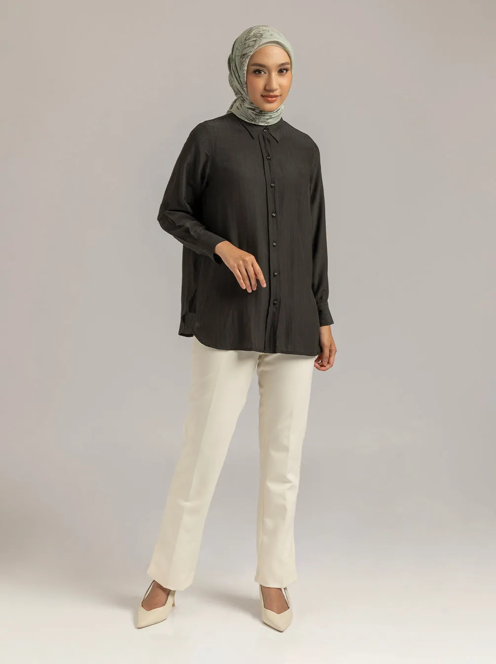 ANARA TOP PLAIN BLACK