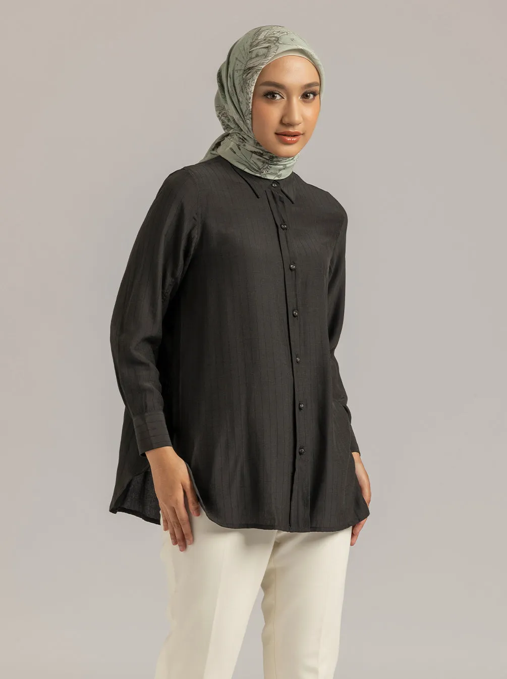 ANARA TOP PLAIN BLACK