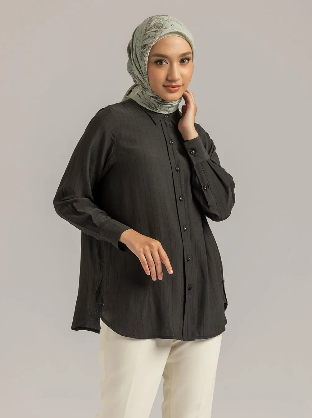 ANARA TOP PLAIN BLACK