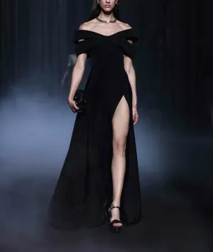 Crepe Dress With Structured
Bow-Like Collar And Slit